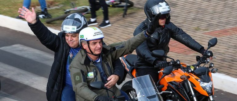 Bolsonaro participa de ato com motociclistas em Chapecó