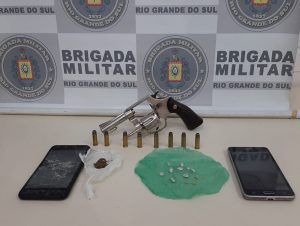 BM apreende arma de fogo e drogas no Habitar Brasil