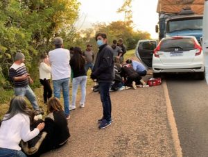 Acidente na BR-290 mata mulher e deixa outras duas feridas no HCB