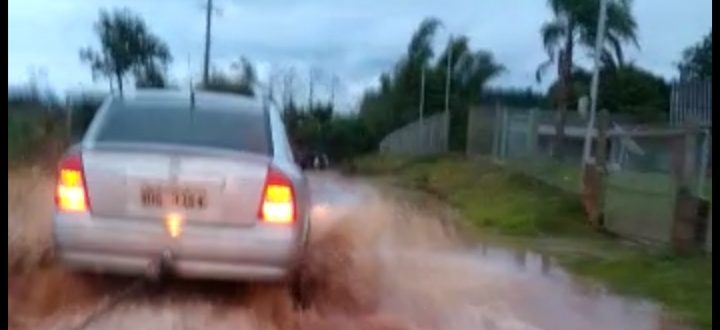 Estrada da Guajuvira vira um caos para os moradores