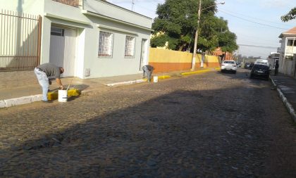 Trecho da Rua Félix da Cunha tem estacionamento proibido