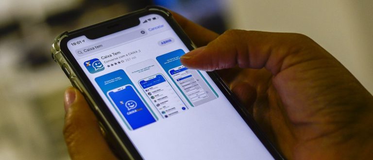 Caixa oferece crédito de R$ 300 a R$ 1 mil pelo celular