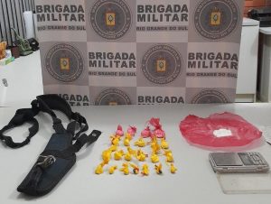 Promorar: BM prende homem com 22 porções de cocaína