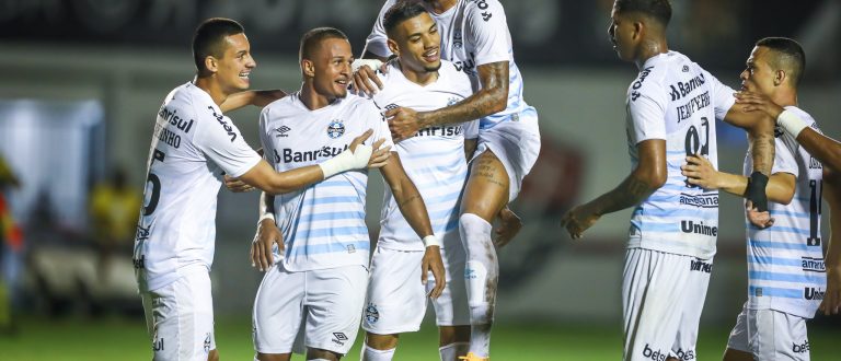 Grêmio vence o Vitória por 3 a 0