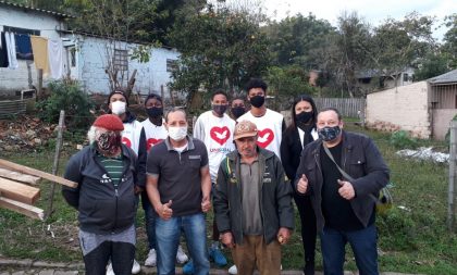 Morador do Bairro Santo Antônio que perdeu casa em incêndio é socorrido pela Prefeitura