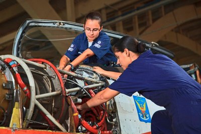 Ação no RS: MPF pede que Comando da Aeronáutica deixe de restringir vagas na carreira por questões de gênero