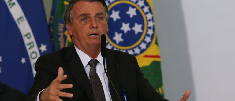 Fundo eleitoral: Bolsonaro deve vetar aumento em “respeito aos trabalhadores”