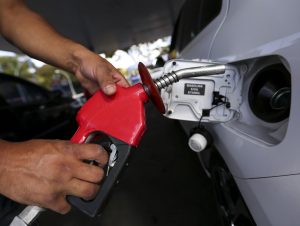 Gasolina vai aumentar. De novo