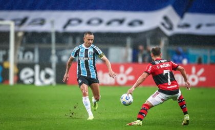 Com um a mais, Grêmio é goleado em casa