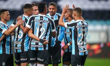 Na Arena, Grêmio vence o Vitória e está nas quartas de final da Copa do Brasil