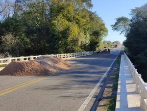 BR-290 está bloqueada para caminhões no km 353