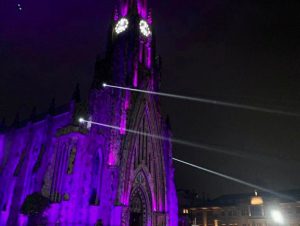 Catedral de Pedra, em Canela, recebe iluminação em apoio ao Setembro Roxo