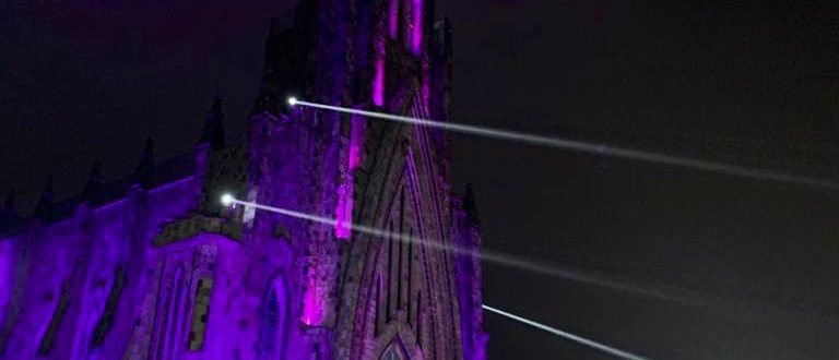 Catedral de Pedra, em Canela, recebe iluminação em apoio ao Setembro Roxo