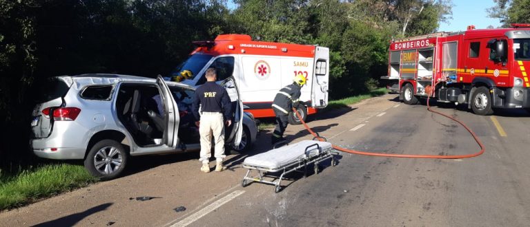 Quatro pessoas ficam feridas em acidente na BR-290