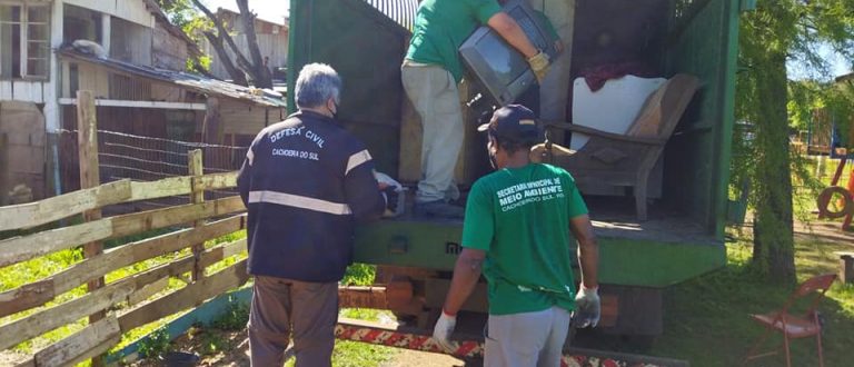 Cheia do Jacuí: Defesa Civil remove quatro famílias