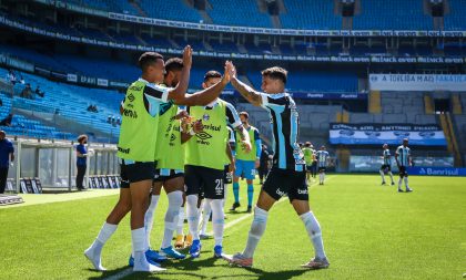 Com gols de Diego Souza e Ferreira, Grêmio bate o Ceará e vence no Brasileiro