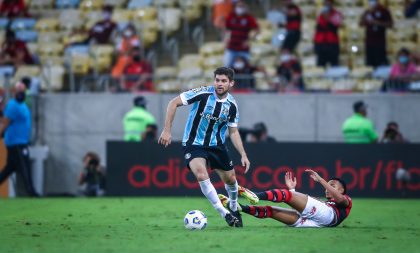 No aniversário, Grêmio perde de novo e é eliminado