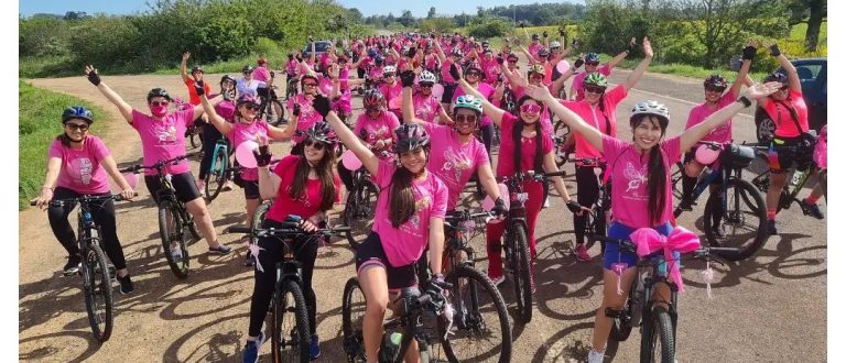 Passeio Ciclístico Pedal das Gurias reúne mais de 100 mulheres