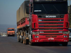 Sancionada lei que altera tolerância no excesso de peso de caminhões