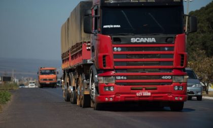 Sancionada lei que altera tolerância no excesso de peso de caminhões