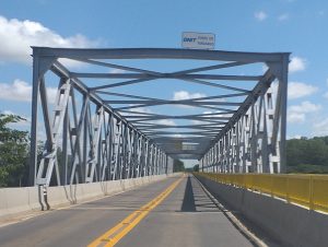 Rachadura no leito da Ponte do Fandango mobiliza PRF e Defesa Civil