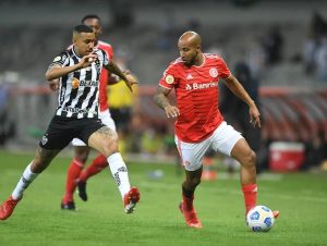 Inter perde para líder do Brasileirão