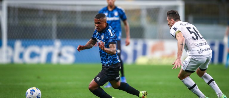 Segue a agonia do Z-4: Grêmio perde no retorno da torcida