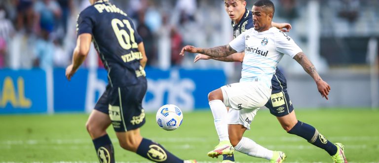 Com gol nos acréscimos, Santos afunda Grêmio no Z-4