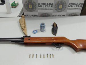 Cerro dos Peixotos: BM prende homem por porte ilegal de arma de fogo