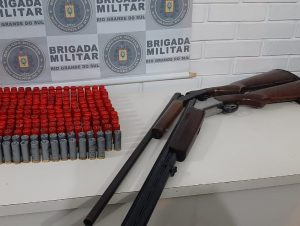 BM de Cachoeira do Sul apreende duas armas de fogo e 258 munições