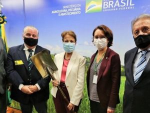 Federarroz entrega pauta de reivindicações para ministra da Agricultura