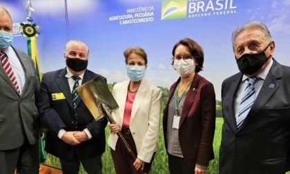 Federarroz entrega pauta de reivindicações para ministra da Agricultura