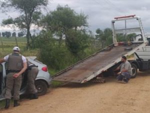 Carro roubado em Porto Alegre é recuperado pela BM no interior de Cachoeira