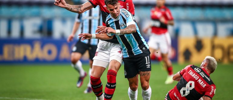 Na raça e com 1 a menos, Grêmio busca empate com Flamengo