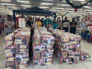 Grazziotin entrega 188 sacolas de alimentos para a Secretaria de Inclusão Social