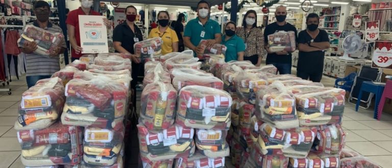 Grazziotin entrega 188 sacolas de alimentos para a Secretaria de Inclusão Social