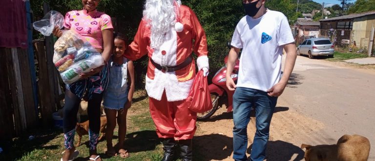Rádio Vale leva roupas, alimentos, brinquedos e carinho ao Natal de famílias cachoeirenses