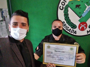 Vereador Magaiver recebe certificado do 2º BABM por relevantes serviços prestados a comunidade