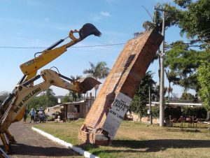 Prefeito decide pela retirada de estrutura do antigo pórtico