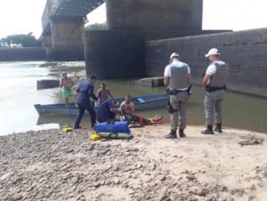 Eletricista salva mulher após queda na Ponte do Fandango