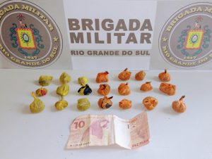 Carvalho: BM prende jovem com 21 porções de maconha