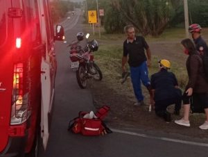 ERS-130: acidente com moto de Cachoeira fere condutor no braço e na perna