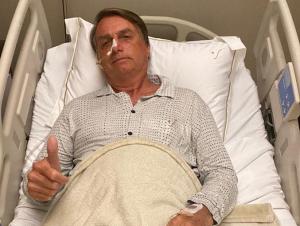 Facada: Bolsonaro volta a ser internado