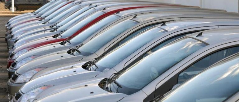 Distribuição de veículos espera alta de 4,6% nas vendas em 2022, diz Fenabrave