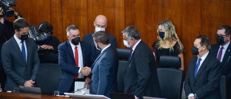 Petista Valdeci Oliveira é eleito presidente da Assembleia Legislativa