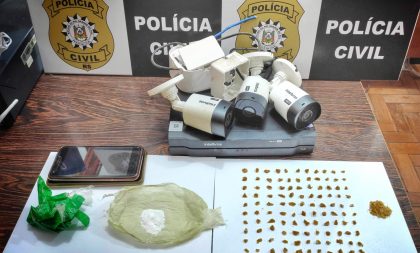 Funcap: Polícia prende homem com drogas e até câmeras de segurança