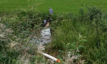 Batalhão Rodoviário de Novo Cabrais: acidente deixa carro submerso