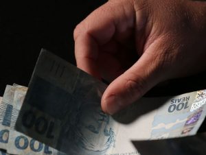 Atividade econômica cresce 4,5% em 2021, diz BC