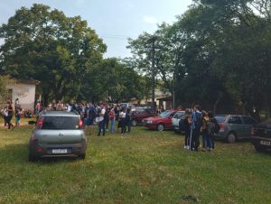 Pais protestam pela falta de transporte escolar em Três Vendas