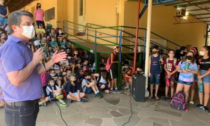 Programa Vacina na Escola começa pelo Instituto João Neves